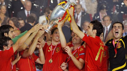 Ngược dòng ký ức, EURO 2008: Chiến công của nhà hiền triết